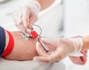 مردم سمنان با شرکت در پویش ایثار حسینی با اهدای خون به نجات جان بیماران کمک کنند