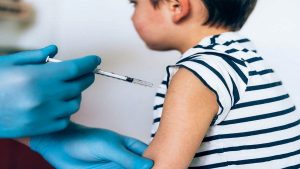 لزوم توجه والدین به تزریق واکسن کرونای فرزندان برای عبور از پیک هفتم کرونا