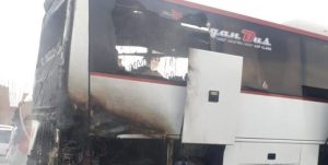 آتش‌سوزی اتوبوس در محور تهران- مشهد/ تنها مصدوم حادثه درمان شد