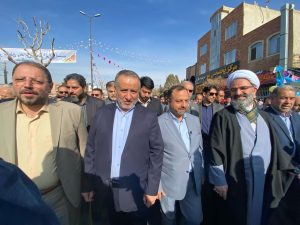 حضور وزیر اقتصاد در راهپیمایی روز ۲۲ بهمن شهر سمنان