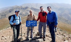 صعود کارکنان مخابرات منطقه سمنان به قله چین کلاغ تهران