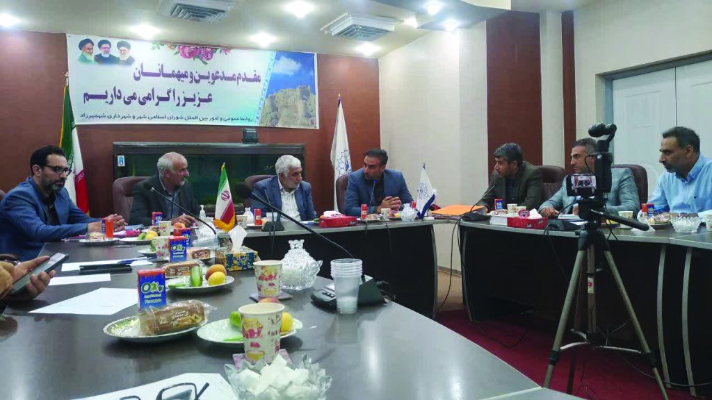 شهردار شهمیرزاد گفت: شهمیرزاد، مردمی بسیار متدین و فعالین بسیار موثر دارد که بسیاری از این افراد در سطح کشور در عرصه فرهنگ و هنر فعال هستند.