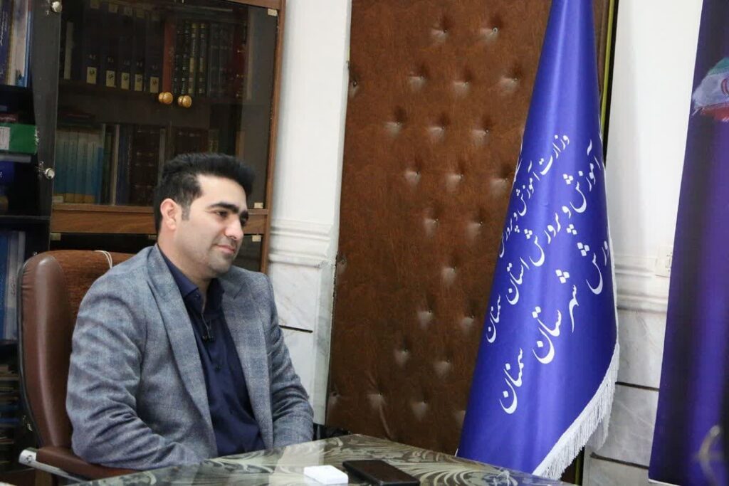 مدیر آموزش و پرورش شهرستان سمنان گفت: مراکز کانون پرورش فکری می‌توانند بستری مناسب برای شناسایی استعدادها فراهم کنند و تعامل مدیران آموزش و پرورش با مراکز کانون پرورش فکری باید تقویت شود.