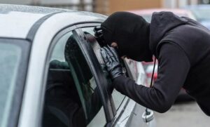 پابند الکترونیکی مانع سرقت نشد؛ دستگیری سارق پراید در سمنان