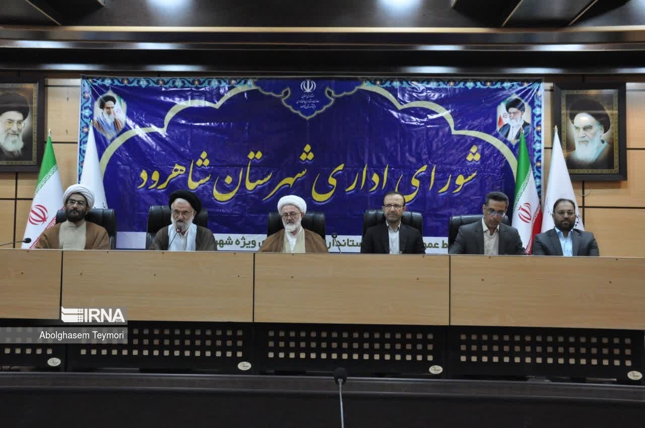 مسوول دفتر شورای سیاستگذاری ائمه جمعه استان سمنان تأکید کرد که امام جمعه علاوه بر امامت، مسئول راهبری فرهنگی و رصد دقیق همه اتفاق‌ها و اقدامات در حوزه ماموریت خود است و نمازجمعه به عنوان پایگاهی مهم برای گردهم‌آوری نخبگان، جوانان و متدینان برای بررسی مسائل دینی، سیاسی و معیشتی مردم عمل می‌کند.
