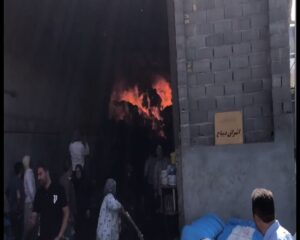 آتش‌سوزی مهیب در واحد تولید تجهیزات پزشکی دیباج بدون تلفات جانی مهار شد