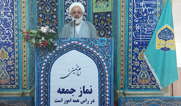 حجت‌الاسلام شریفی‌نیا در خطبه‌های نماز جمعه آرادان با تاکید بر جایگاه برجسته روحانیت انقلابی، مردم‌داری، روشنگری، موضع‌گیری به‌موقع و جهاد در عمل را از شاخصه‌های ضروری این قشر عنوان کرد.