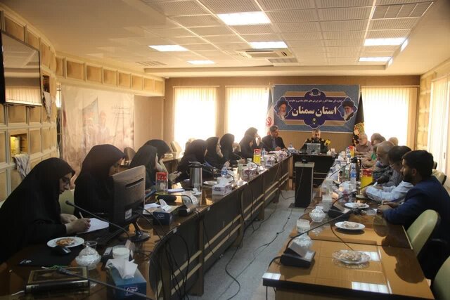 مدیرکل حفظ آثار و نشر ارزش‌های دفاع مقدس استان سمنان با تأکید بر اهمیت مردمی‌سازی آیین‌های سوم خرداد، از اجرای ویژه‌برنامه‌های سالروز آزادی خرمشهر با محوریت نسل جوان و همراهی اقشار مختلف خبر داد.