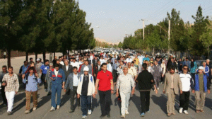 برگزاری همایش پیاده‌روی خانوادگی در آرادان