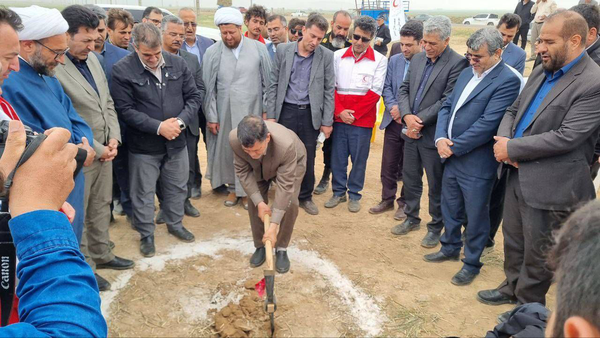 با حضور مسؤولان ارشد استان سمنان، عملیات اجرایی پایگاه امداد و نجات بین‌جاده‌ای بخش کالپوش در شهرستان میامی آغاز شد؛ پروژه‌ای که با مشارکت خیرین و هدف ارتقای زیرساخت‌های امدادی منطقه، طی دو سال آینده به بهره‌برداری خواهد رسید.