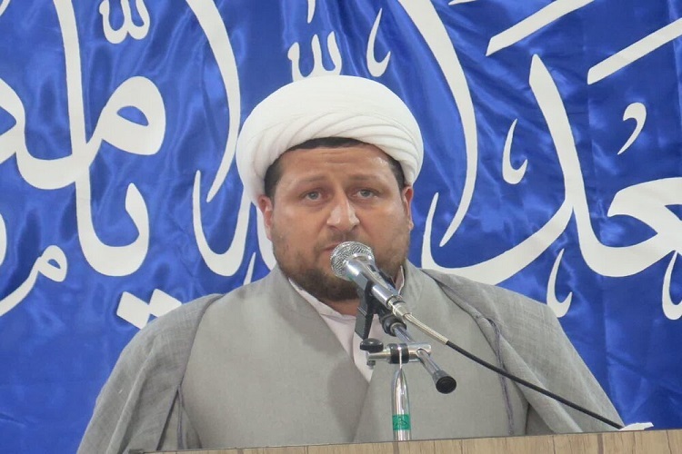 نماز عید قربان در میامی با حضور پرشور مردم و به امامت حجت‌الاسلام محمد عزیزی اقامه و فضای مسجد امام حسن مجتبی(ع) سرشار از معنویت شد.