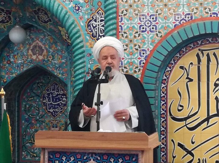 ایمان راسخ، رهبری حکیمانه و تأکید بر اصول اسلامی، سه ویژگی کلیدی امام خمینی(ره) بود که مسیر تحقق عدالت اجتماعی را هموار و الگویی بی‌بدیل برای ملت‌های آزادی‌خواه جهان خلق کرد.