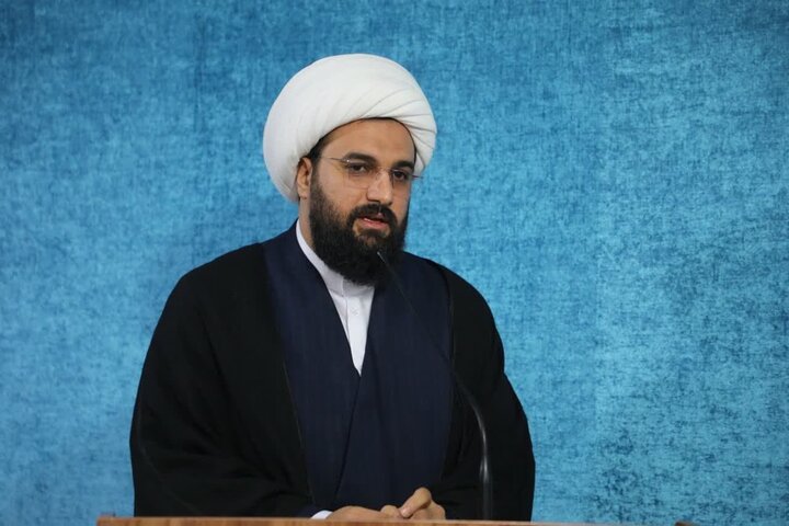حضور پرشور مردم در آیین دعای عرفه، نماد پیوند عمیق با فرهنگ عاشورا و معارف حسینی در جای‌جای استان سمنان خواهد بود.