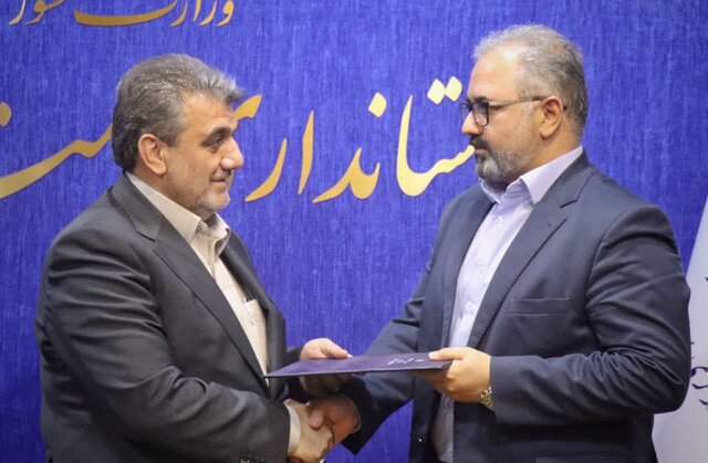 در احکام جدید استاندار سمنان، رضا عبدالله‌زاده به عنوان سرپرست معاونت توسعه مدیریت و منابع استانداری سمنان منصوب شد و چهار مدیر جدید نیز برای شهرستان دامغان معرفی شدند.
