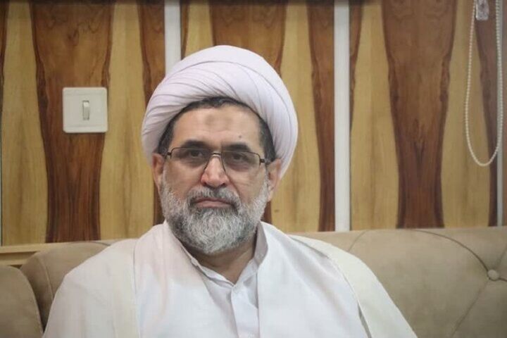 انقلاب اسلامی ایران به رهبری امام خمینی (ره) با تکیه بر عزت و امید، راه مقاومت در برابر سلطه‌طلبی قدرت‌های جهانی را برای ملت ایران هموار کرد.