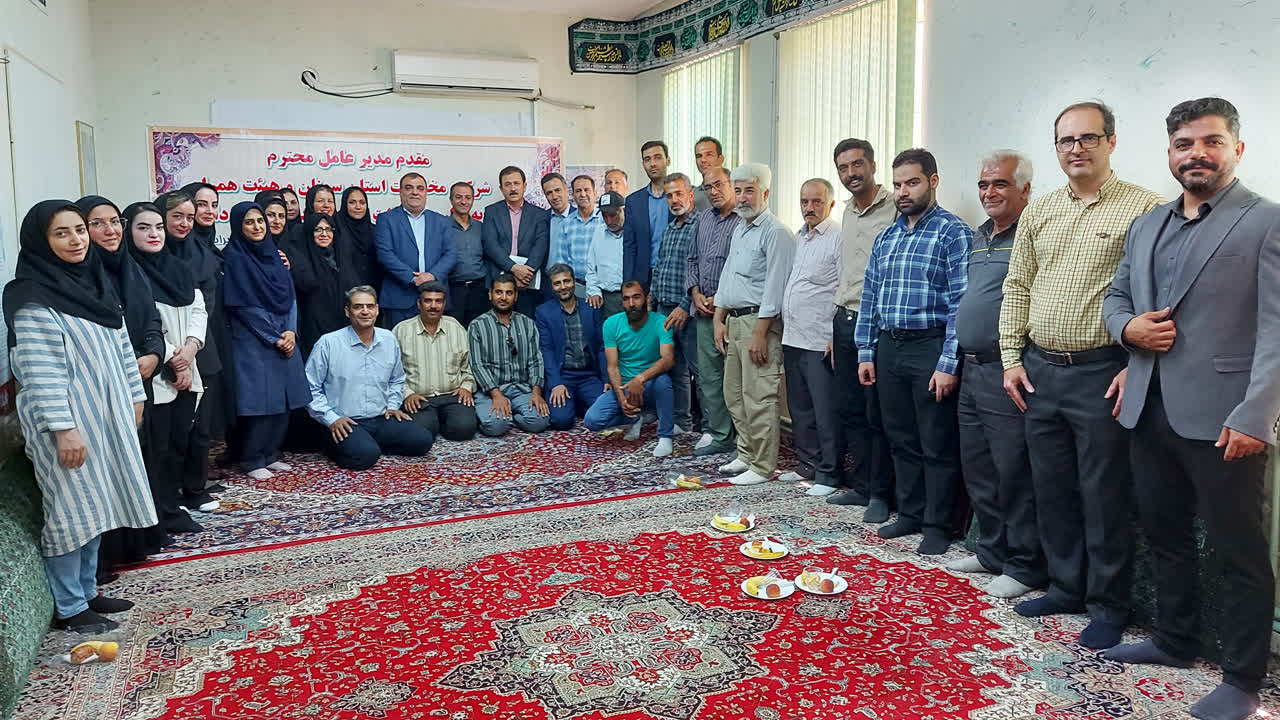 در نشست صمیمانه مهندس دارائی با پرسنل مخابرات شهرستان گرمسار، مهندس دارائی ضمن قدردانی از تلاش و همت بی‌وقفه کارکنان، به اهمیت نیروی انسانی به عنوان اصلی‌ترین سرمایه سازمانی تاکید کرد و گفت: سرمایه‌های انسانی، قلب تپنده توسعه ارتباطات استان است.
