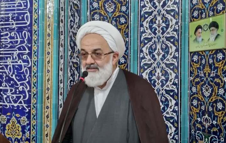 عید قربان، جشن عبودیت و تسلیم در برابر اراده خداوند است؛ امام جمعه آرادان تأکید کرد این عید، فرصتی برای درک امتحانات الهی و آمادگی برای حسابرسی قیامت است.