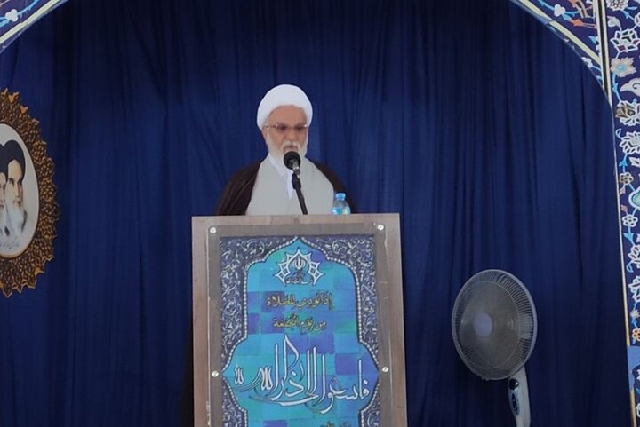 نماز عید قربان با حضور گسترده مردم انقلابی و خداجوی سمنان در مصلای بزرگ این شهر به امامت حجت‌الاسلام مهدوی‌نژاد اقامه شد.