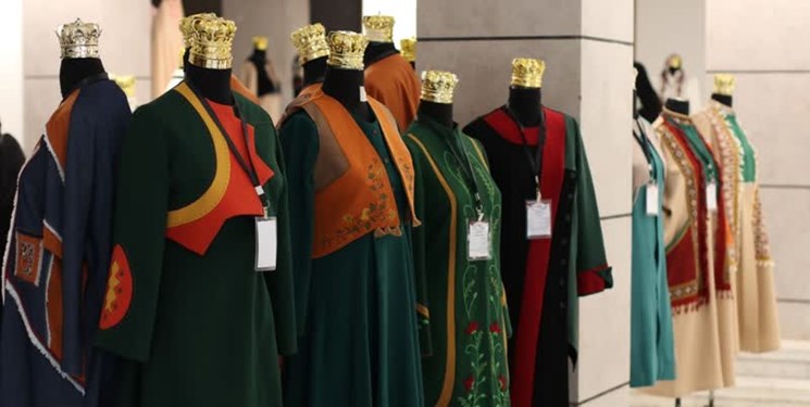 نمایشگاه «فردخت» با حضور ۸۰ اثر فرهنگی، هنری و دانش‌بنیان از بانوان بسیجی شهرستان دامغان در عمارت لطفی افتتاح شد.