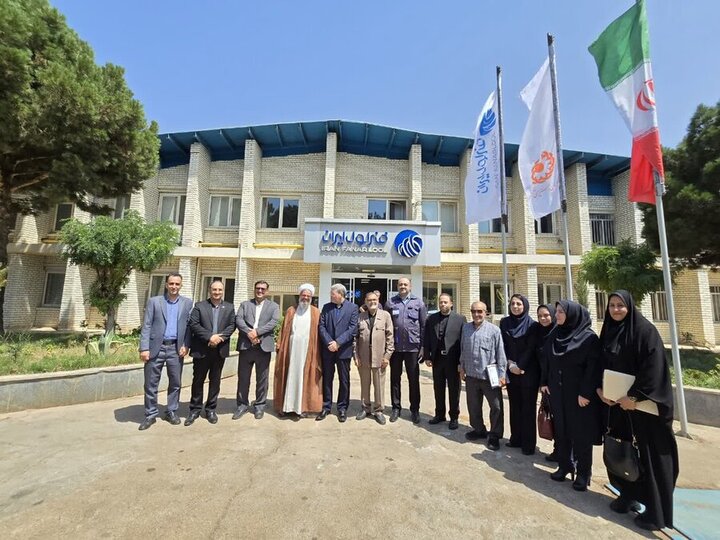 رئیس سازمان بهزیستی کشور در بازدید از کارخانه اشتغال مددجویی فنر لول ایران در دامغان، از پرداخت ۱۶ همت تسهیلات اشتغال به جامعه هدف در سال گذشته خبر داد و گفت: مبلغ آماده‌سازی شغلی امسال به دو برابر افزایش یافته است.