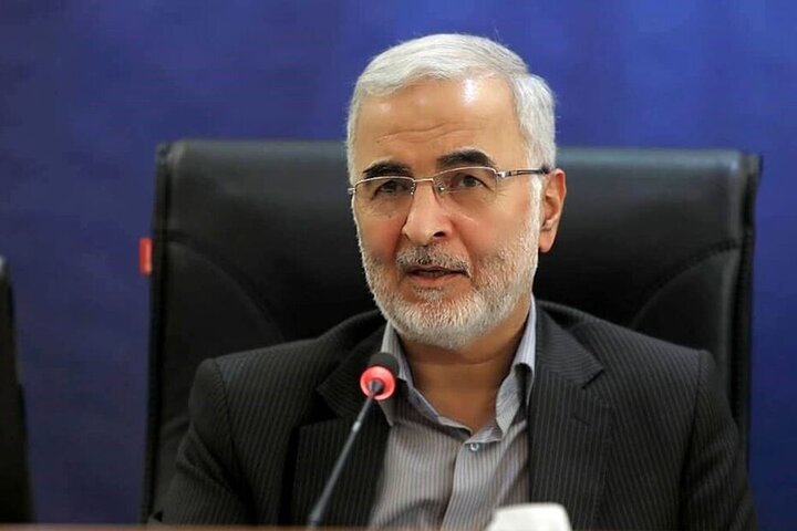 وزیر کشور اعلام کرد استان سمنان با ظرفیت‌های بالای کویری و تابش خورشید می‌تواند به قطب اصلی انرژی تجدیدپذیر ایران تبدیل شود.