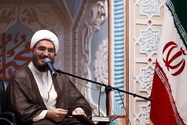 رئیس شورای سیاست‌گذاری ائمه جمعه کشور با اشاره به جایگاه مسجد در نگاه رهبر معظم انقلاب، بر ضرورت حضور جوانان خوش‌فکر و بانوان در مدیریت و هیئت امنای مساجد تأکید کرد.