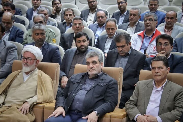 استاندار سمنان از سنددار شدن پروژه‌های عمرانی استان خبر داد و گفت: این اقدام موجب عدم اتلاف منابع و تخصیص بهینه بودجه می‌شود.