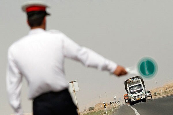 فرمانده پلیس راه استان سمنان از فعال‌سازی ۱۰۰ دوربین ثابت و ۳۰ دوربین سیار برای پایش مستمر جاده‌های استان در پیک سفرهای پایانی شهریور خبر داد و تأکید کرد که نیروهای پلیس در ۲۷۰ نقطه راه‌های مواصلاتی مستقر هستند تا امنیت و کنترل ترافیک افزایش یابد.