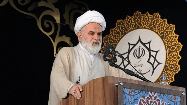 امام جمعه موقت سمنان با تأکید بر اینکه تحریم‌ها ابزار تازه‌ای علیه جمهوری اسلامی نیست، گفت: ایران در برابر فشارها و تهدیدهای غرب ایستاده و هیچ‌گاه عقب‌نشینی نخواهد کرد.