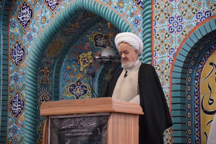 رئیس دفتر عقیدتی سیاسی فرماندهی کل قوا، با تأکید بر نقش مستقیم ایالات متحده در جنایت‌های رژیم صهیونیستی علیه مردم غزه، گفت: آمریکا در حالی از دموکراسی و حقوق بشر سخن می‌گوید که خود، محور اصلی کشتار مردم بی‌گناه غزه است و برای نجات اسرائیل از شکست، دست به هر تلاشی می‌زند.