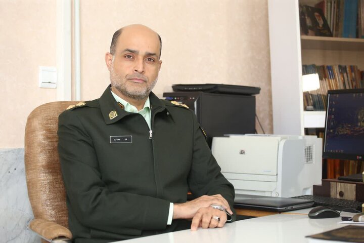معاون فرهنگی و اجتماعی فرماندهی انتظامی استان سمنان از برگزاری ۲۸۶ جلسه مشاوره خانوادگی و ارائه بیش از پنج هزار خدمت مشاوره فردی در مراکز مشاوره پلیس استان طی هفت ماهه نخست سال جاری خبر داد.