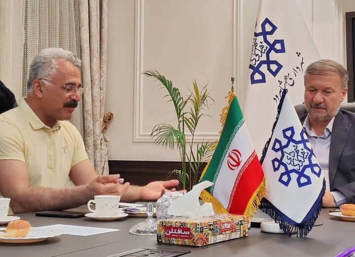 شهردار شاهرود از آغاز عملیات گسترده برای نجات چنارهای کهنسال این شهر خبر داد و اعلام کرد که مجموعه‌ای از طرح‌های احیایی شامل تشتک‌زنی، تغذیه درختان و بررسی استفاده از پساب برای آبیاری در دست اجرا است.