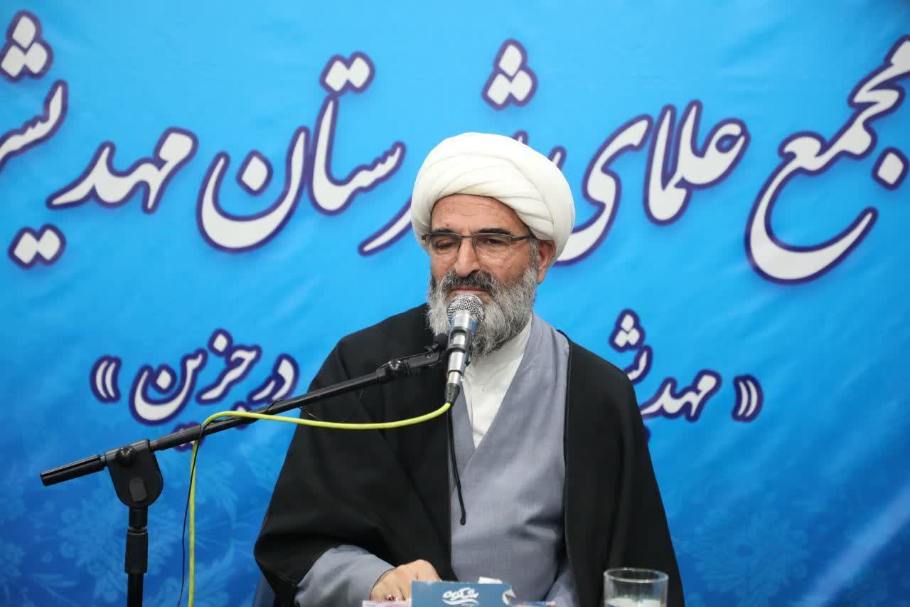 نماینده ولی‌فقیه در استان سمنان با تأکید بر ضرورت مقابله هوشمندانه با جنگ نرم دشمن، وحدت علما و روحانیون را مؤثرترین ابزار فرهنگی دانست و خواستار تدوین نقشه راهی تدریجی و اقناعی برای ترویج عفاف و حجاب در میان نسل جوان شد.