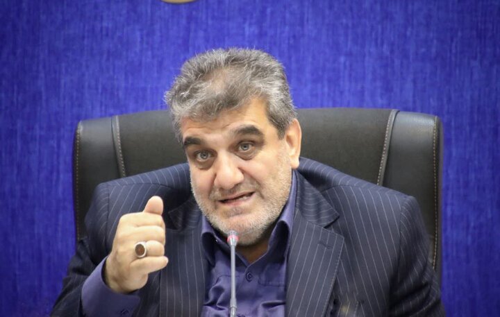 استاندار سمنان در نشست شورای گفت‌وگوی دولت و بخش خصوصی با تأکید بر لزوم تصمیم‌گیری‌های عملی برای رفع موانع سرمایه‌گذاری، اصلاح سازوکارهای بانکی، بهره‌وری انرژی و مدیریت منابع آب را سه محور اصلی توسعه استان عنوان کرد.