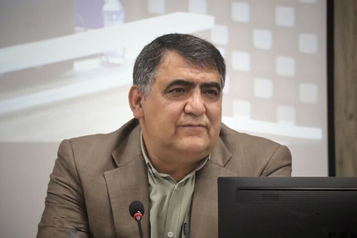 معاون استاندار سمنان از غیرحضوری شدن تمام مدارس شهرستان سمنان در روز دوشنبه دهم آذرماه ۱۴۰۴ خبر داد و تأکید کرد که این تصمیم شامل دانشگاه‌ها و ادارات نمی‌شود.