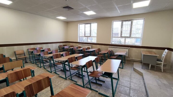  رئیس آموزش‌وپرورش شاهرود از تکمیل و بهره‌برداری چهار پروژه مدرسه‌سازی در این شهرستان خبر داد و گفت: این مدارس از ابتدای سال تحصیلی جاری وارد چرخه آموزشی شده و نقش مؤثری در کاهش تراکم دانش‌آموزی و بهبود عدالت آموزشی ایفا کرده‌اند.