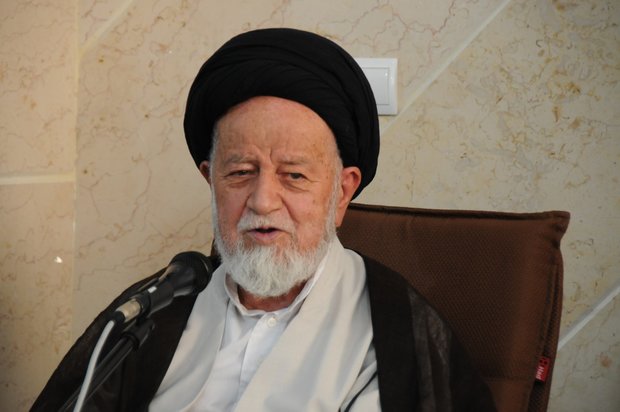 نماینده سابق ولی فقیه در استان لرستان و امام جمعه خرم آباد، درگذشت آیت الله شاهچراغی را تسلیت گفت و وی را عالمی انقلابی و خادمی خدمتگزار معرفی کرد.